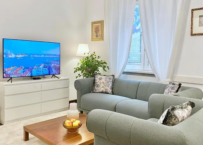 Vintage Centre Apartment *